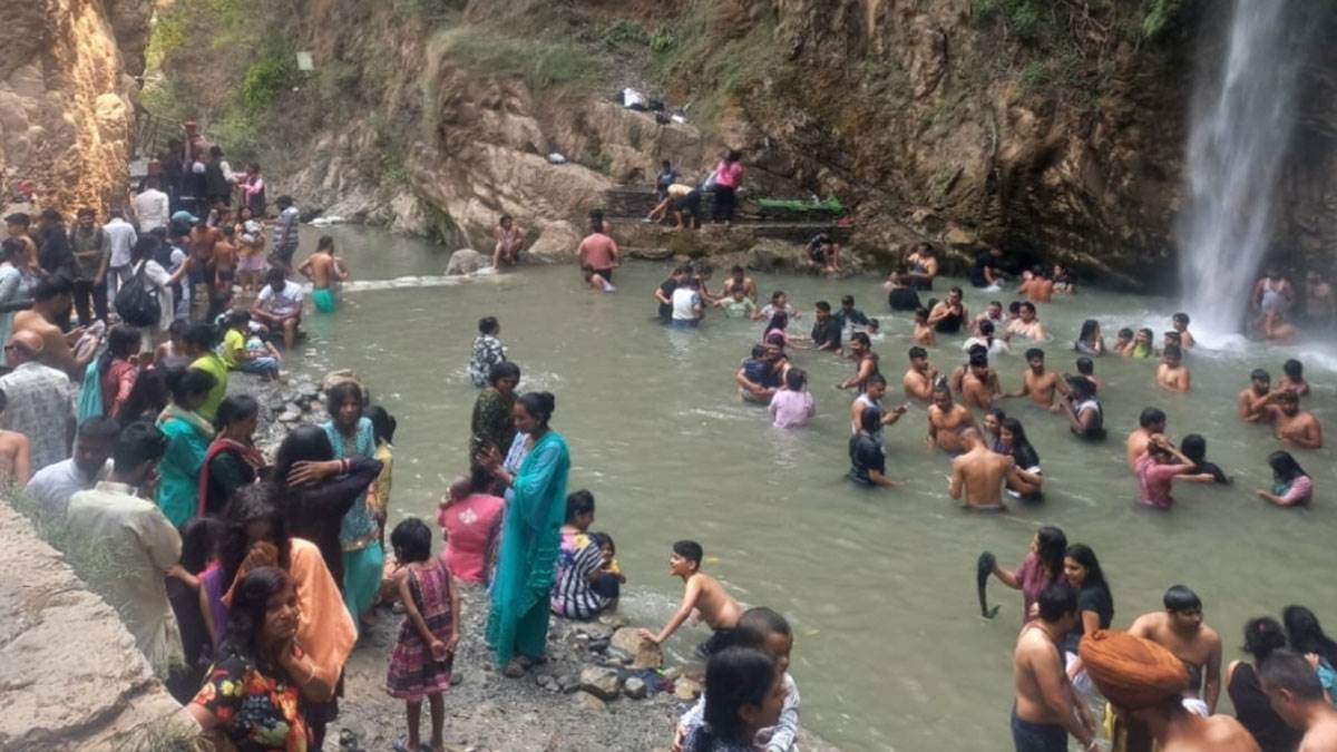 tourist rush in chakrata tiger fall tourist season2024