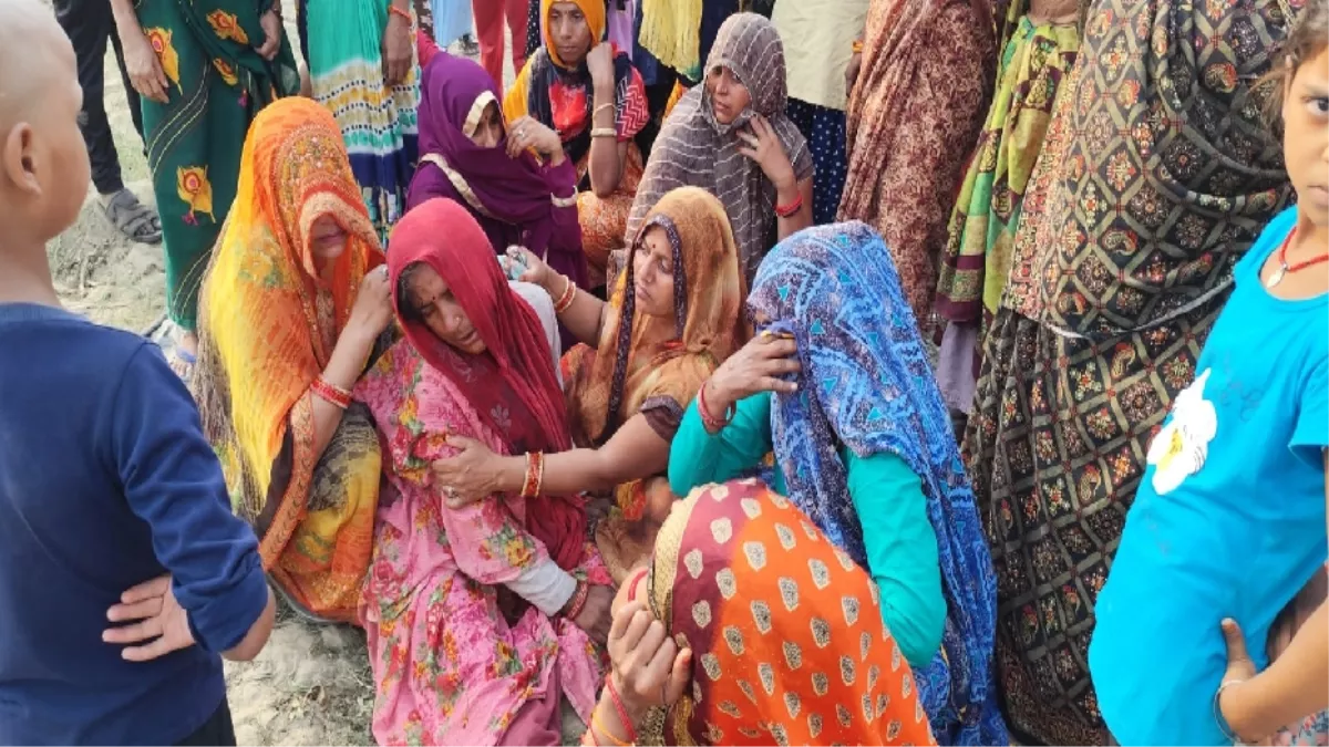 थ्रेशर से कटकर मजदूर की मौत, चार घंटे तक फंसा रहा शव, 15 दिन पहले ही मजदूर दिल्ली से घर आया था