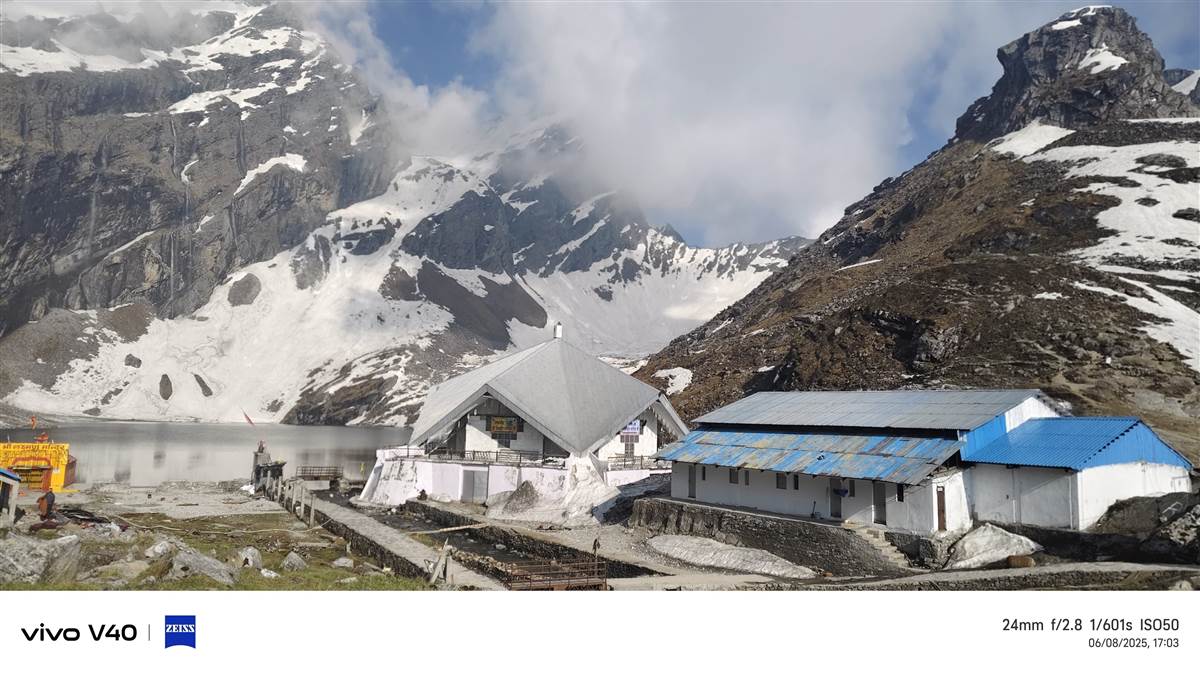hemkund sahib news snow melts pilgrimage made easier