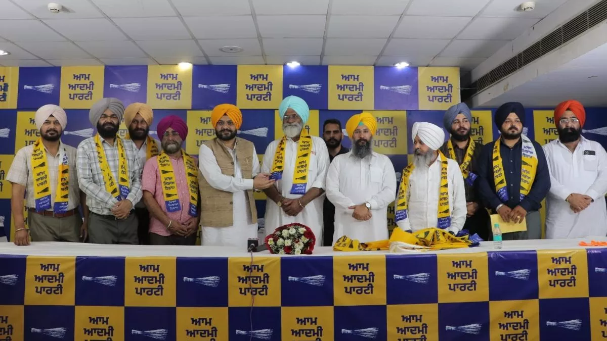 लुधियाना पश्चिम उपचुनाव से पहले AAP का बढ़ा कुनबा, बसपा नेता दविंदर सिंह पनेसर अपने साथियों सहित आप में शामिल