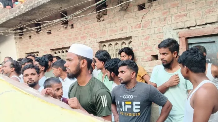 पारिवारिक क्लेश से परेशान महिला ने फंदा लगाकर दी जान।