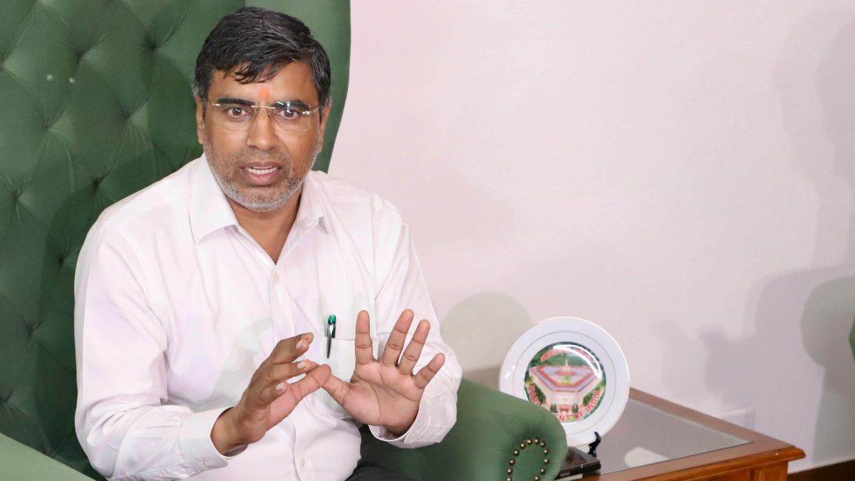 ias ips officers will give tips for competitive exams to children in government schools education minister wrote a letter