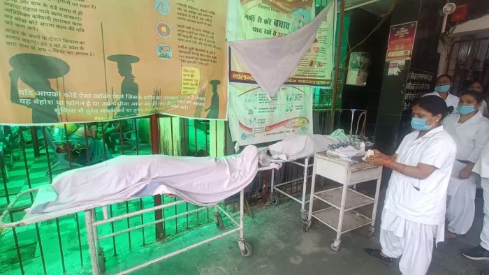 NMCH की रिटायर्ड नर्स और उनकी बेटी की सरेआम गोली मारकर हत्या