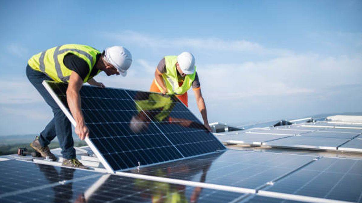 https://www.jagranimages.com/images/newimg/09062025/09_06_2025-solar_panel_23959269.jpg