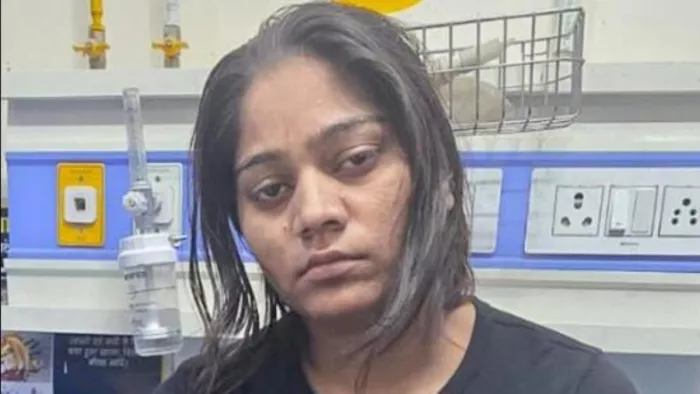 सोनम पर सवाल उठ रहे हैं कि उसने करीब मेघालय जाने के लिए 9 लाख रुपये लिए।