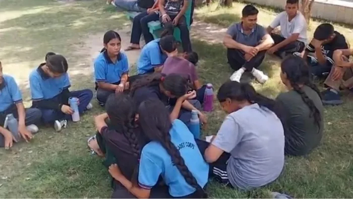 ऊना अस्पताल में उपचार के लिए लाये गए कैडेट्स।
