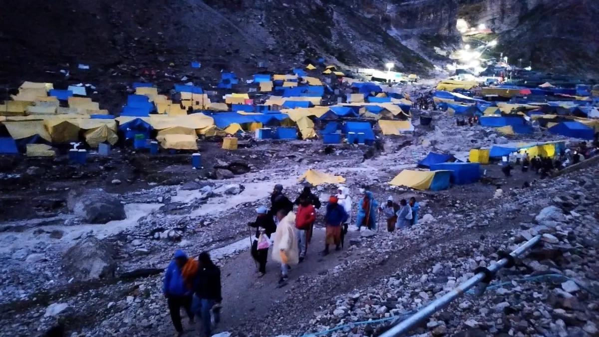 Amarnath Yatra 2022 : पहलगाम-बालटाल से अगले आदेश तक यात्रा रोकी, जम्मू से  श्रद्धालुओं का जत्था घाटी के लिए रवाना - Amarnath Yatra suspended from  Pahalgam and Baltal route till ...