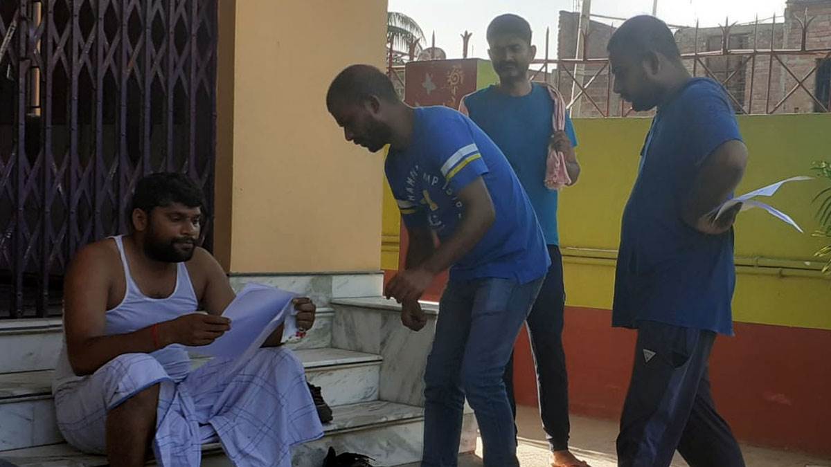 sahibganj ed raid the team attached crusher of chhotu yadav situated at marikutti in sahibganj