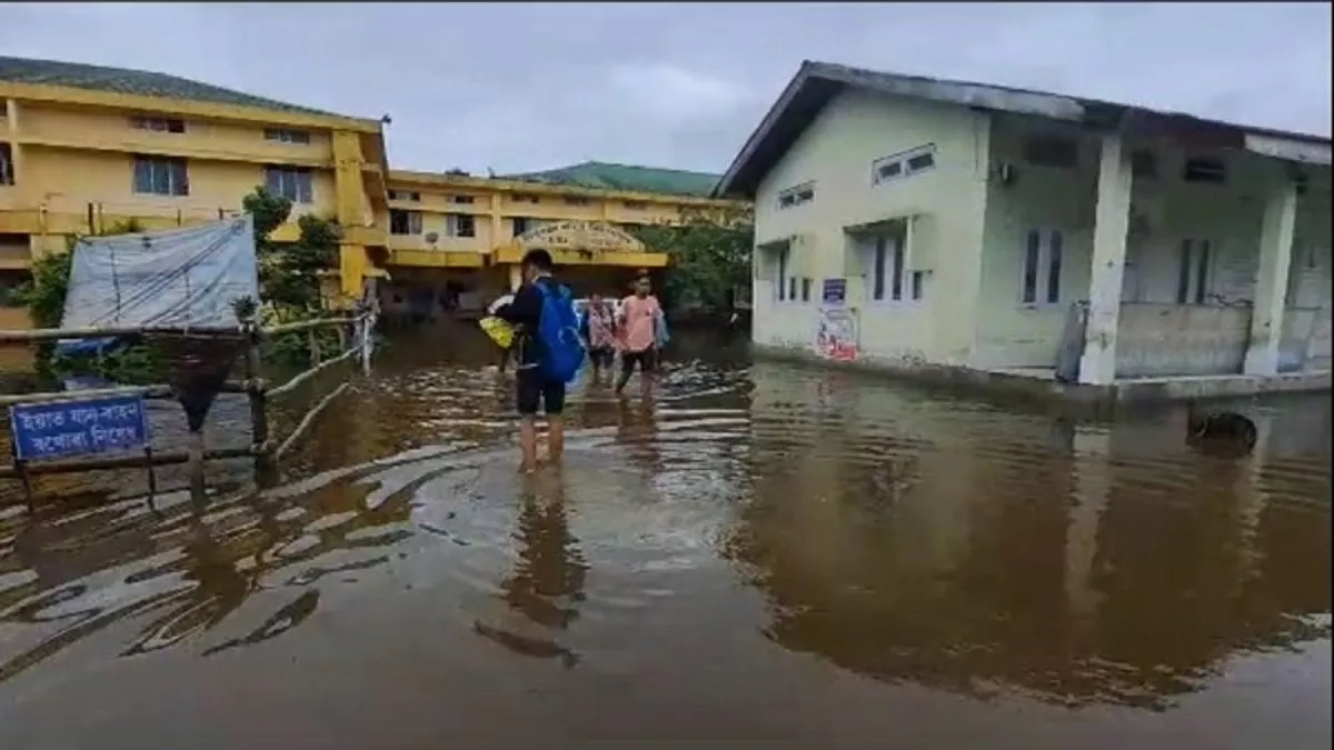 असम के धेमाजी में बाढ़ से बिगड़े हालात, 18 हजार से अधिक लोग प्रभावित; कई हेक्टेयर फसल बर्बाद