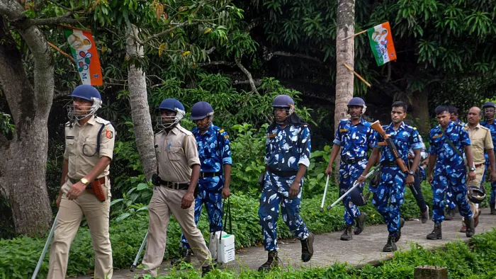 पश्चिम बंगाल पंचायत चुनाव में हुई हिंसा (फोटो: पीटीआई)