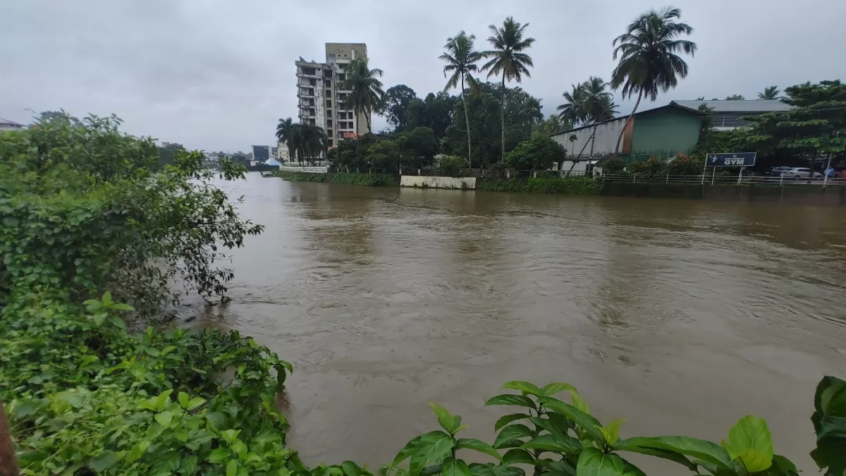 Kerala: आसमानी आफत ने केरल में ली 19 लोगों की जान, 10 हजार से अधिक लोगों को पहुंचाया गया राहत शिविर