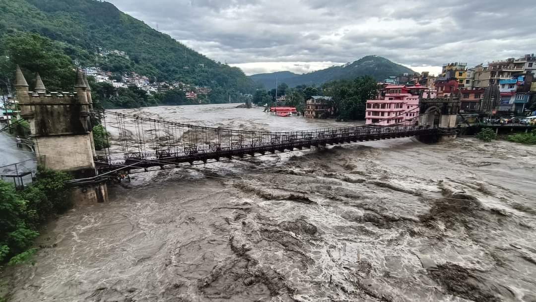 हिमाचल में तबाहीः