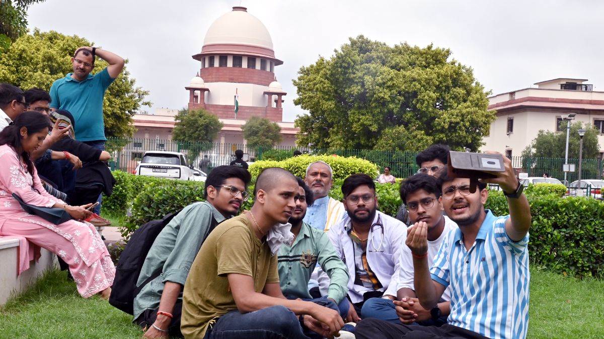 https://www.jagranimages.com/images/newimg/09072024/09_07_2024-neet_23754950.jpg
