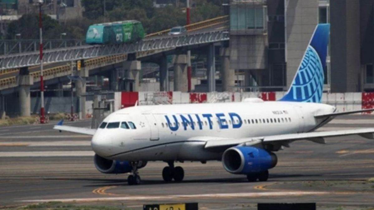 america united airlines flight loses wheel after takeoff from los angeles