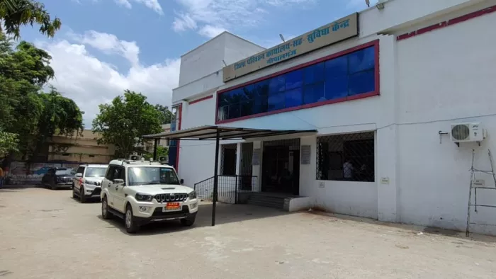 लापरवाही से वाहन चलाने वाले 32 लोगों का ड्राइविंग लाइसेंस निलंबित। जागरण फोटो