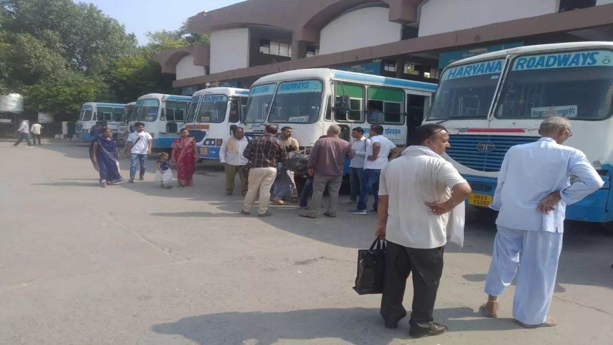 ncr faridabad news govt employees strike disrupts bus services in ballabhgarh
