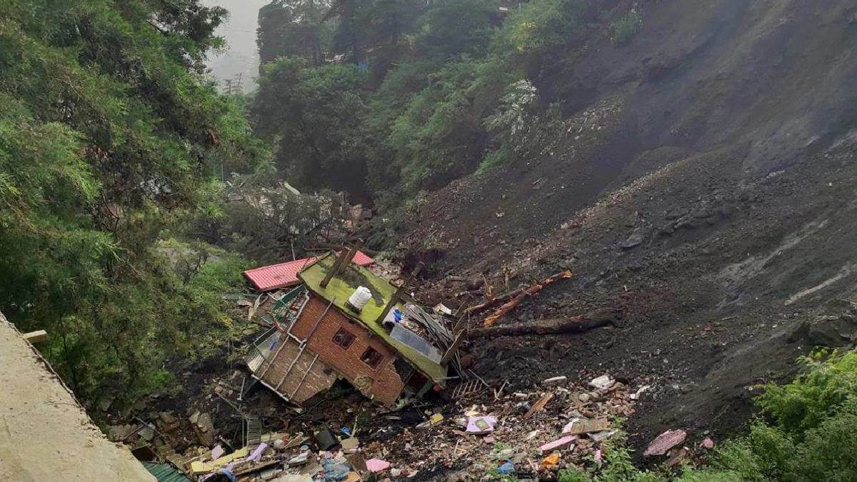 https://www.jagranimages.com/images/newimg/09072025/09_07_2025-landslide_23979708.jpg