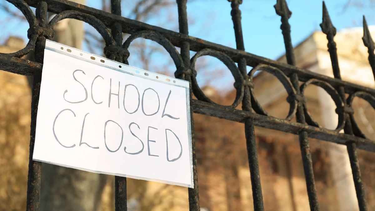 https://www.jagranimages.com/images/newimg/09072025/09_07_2025-school_closed_23979517.jpg