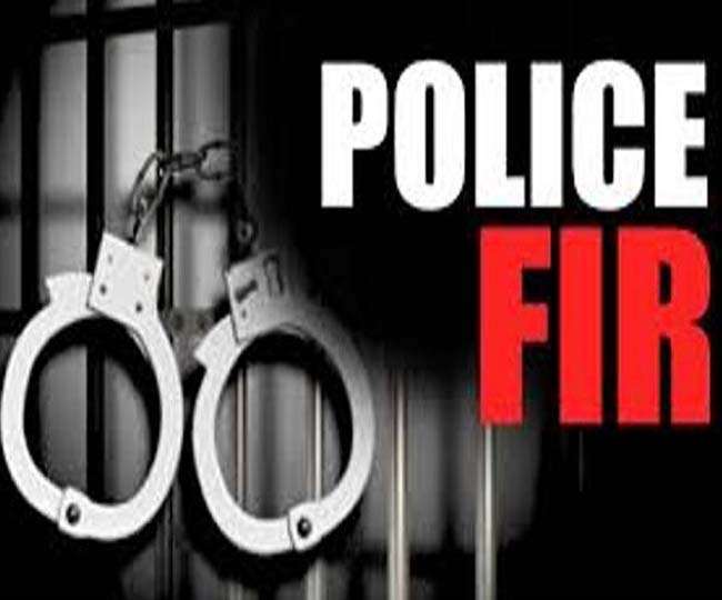 हिमाचल-पंजाब की सीमा पर नाके में तीन युवकों ने पुलिस कर्मियों से दु‌र्व्यवहार किया।