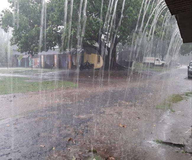 Dhanbad Weather Alert आज दोपहर बाद मेघ गर्जन के साथ बारिश के आसार