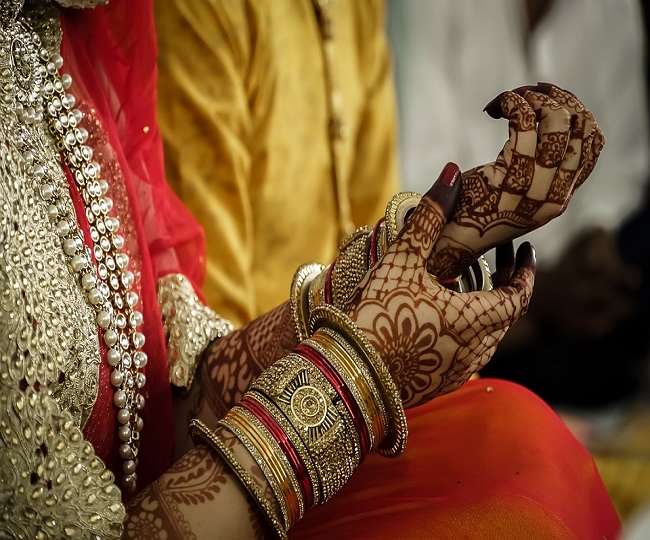 https://www.jagranimages.com/images/newimg/09082021/09_08_2021-wedding_shopping_21911972.jpg