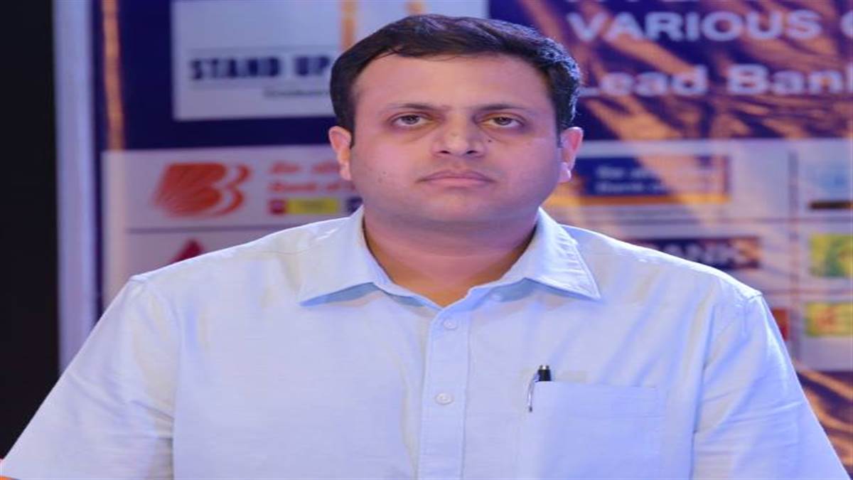 अमृत सरोवर पर भी फहराया जाएगा तिरंगा झंडा, तैयारी जोरों पर