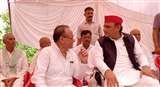 कन्नौज में तिरंगा वितरण अभियान की शुरुआत के लिए पहुंचे Akhilesh Yadav।