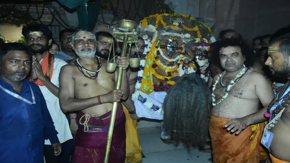 Kashi Vishwanath Temple : बाबा विश्‍वनाथ के झुलनोत्सव में भी छाएगा आजादी के अमृत महोत्सव का रंग