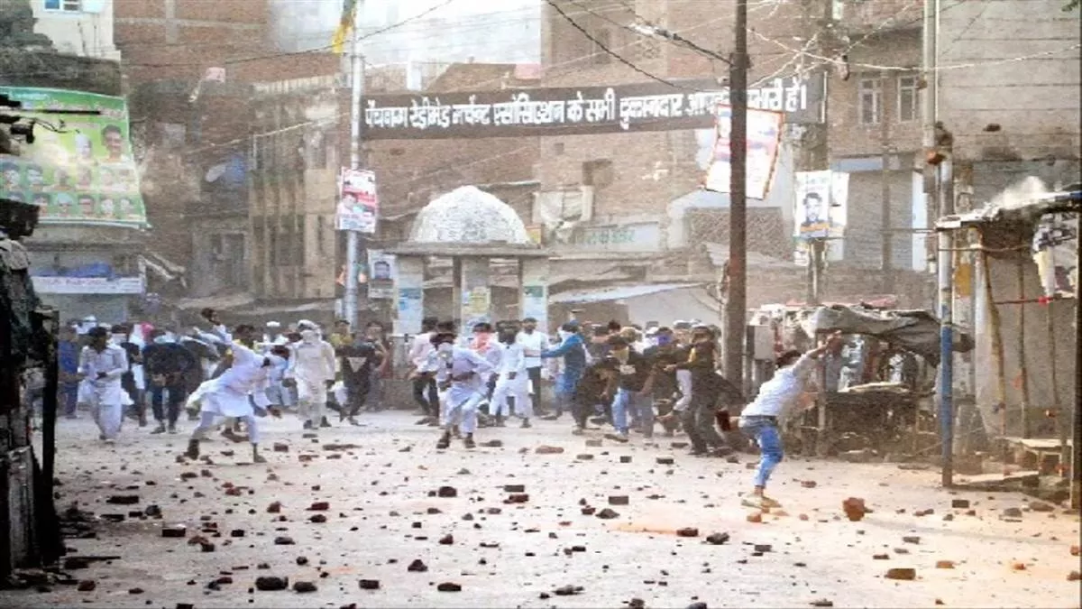 Kanpur Violence Update: मुख्यमंत्री तक पहुंचा मंदिरों से जुड़ी एफआइआर का मामला, पीड़ित बोले जल्द हो गिरफ्तारी