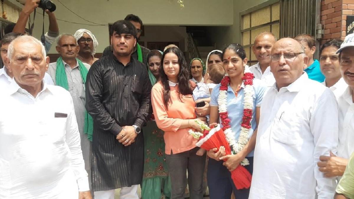 https://www.jagranimages.com/images/newimg/09082022/09_08_2022-neetu_ghanghas_22967431.jpg