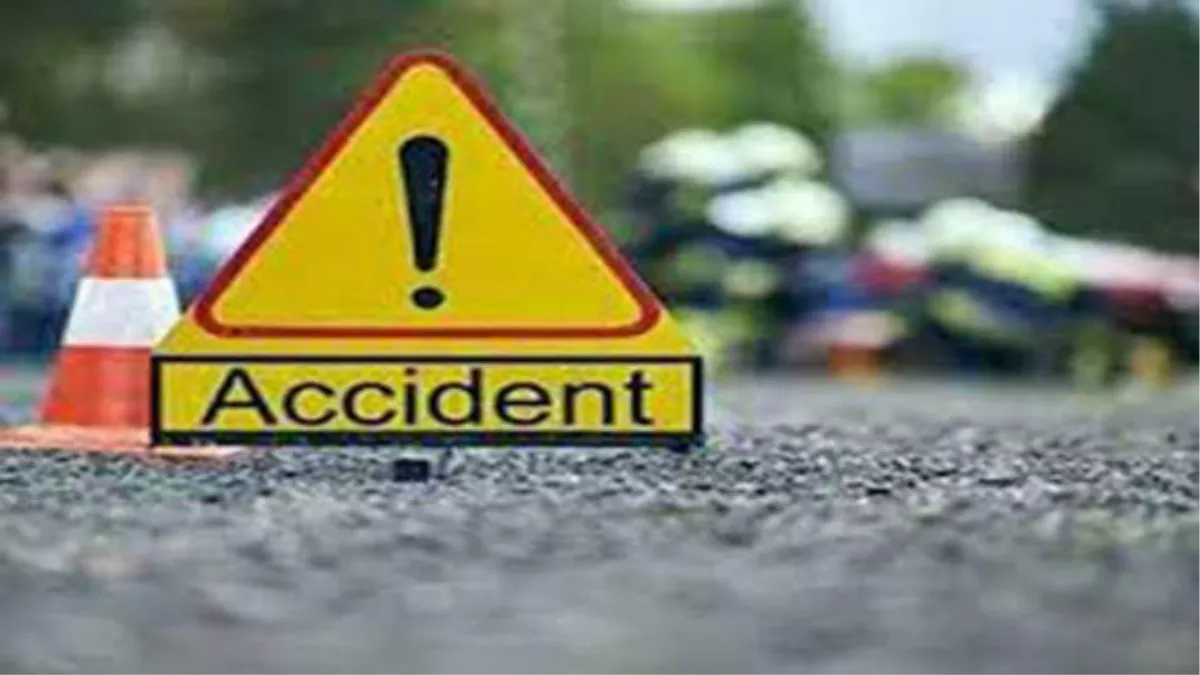 Delhi Accident: रांग साइड से आए ट्रक ने मारी बाइक में टक्कर, एक की मौत दूसरा घायल