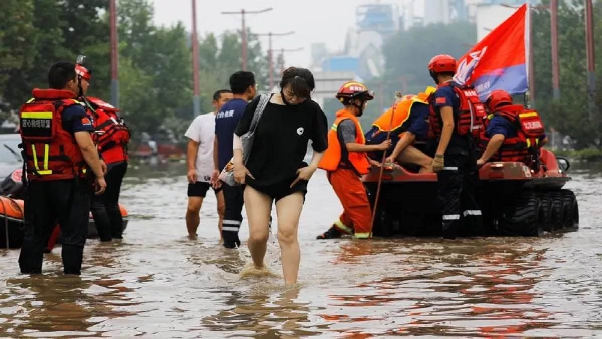 https://www.jagranimages.com/images/newimg/09082023/09_08_2023-china_flood_23496104.jpg