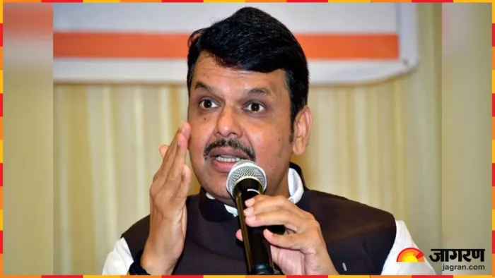 देवेंद्र फडणवीस ने आदित्य ठाकरे पर साधा निशाना।