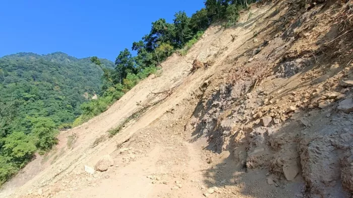 जब काठगोदाम में अचानक आया मलबा, चूल्हे पर चढ़ा खाना छोड़ नंगे परिवार भागे लोग; सुनाई आपबीती