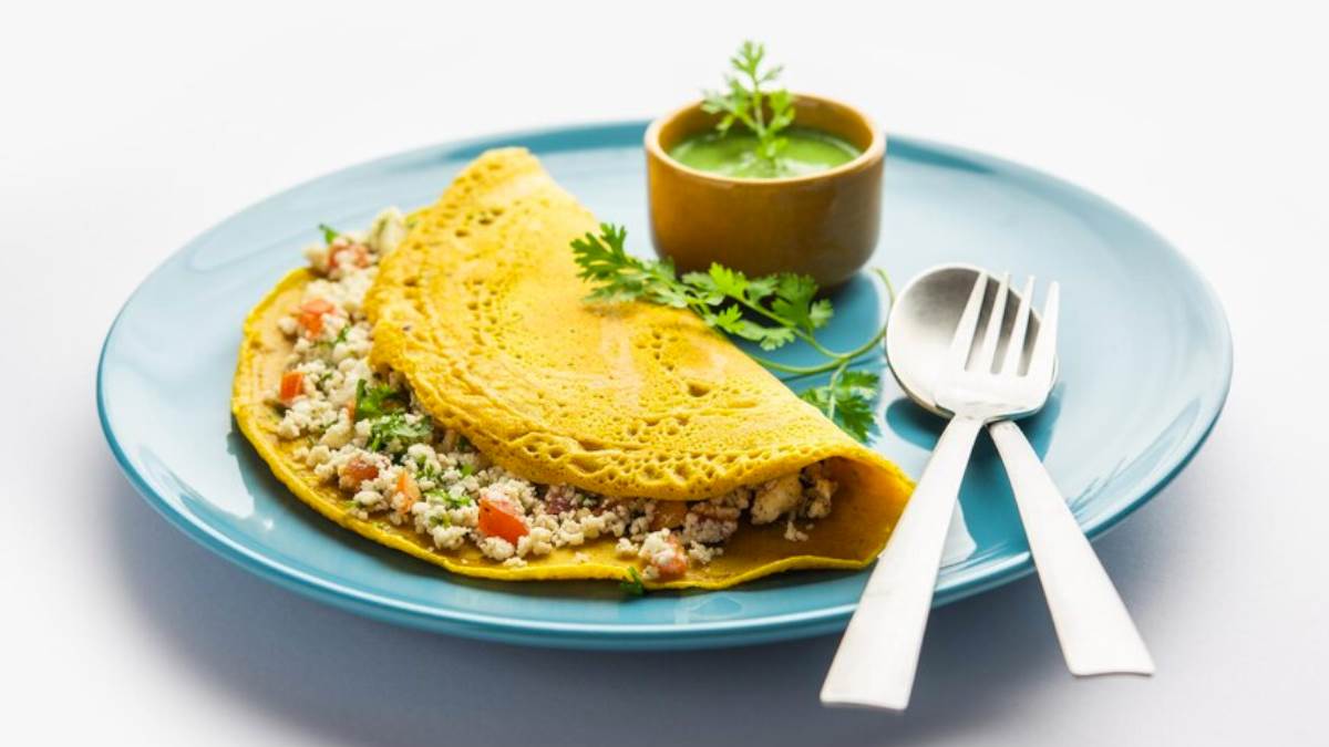 healthy tasty light and easy to made panner stuffed besan chilla good for weight loss