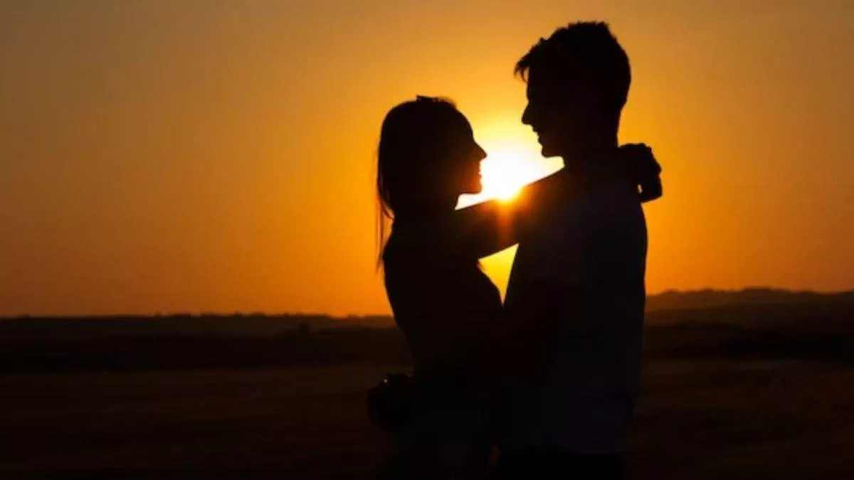 Love Affair: दो बच्चों की मां से हो गया प्यार, घर से भागा फिर मिला धोखा तो युवक ने उठा लिया खौफनाक कदम