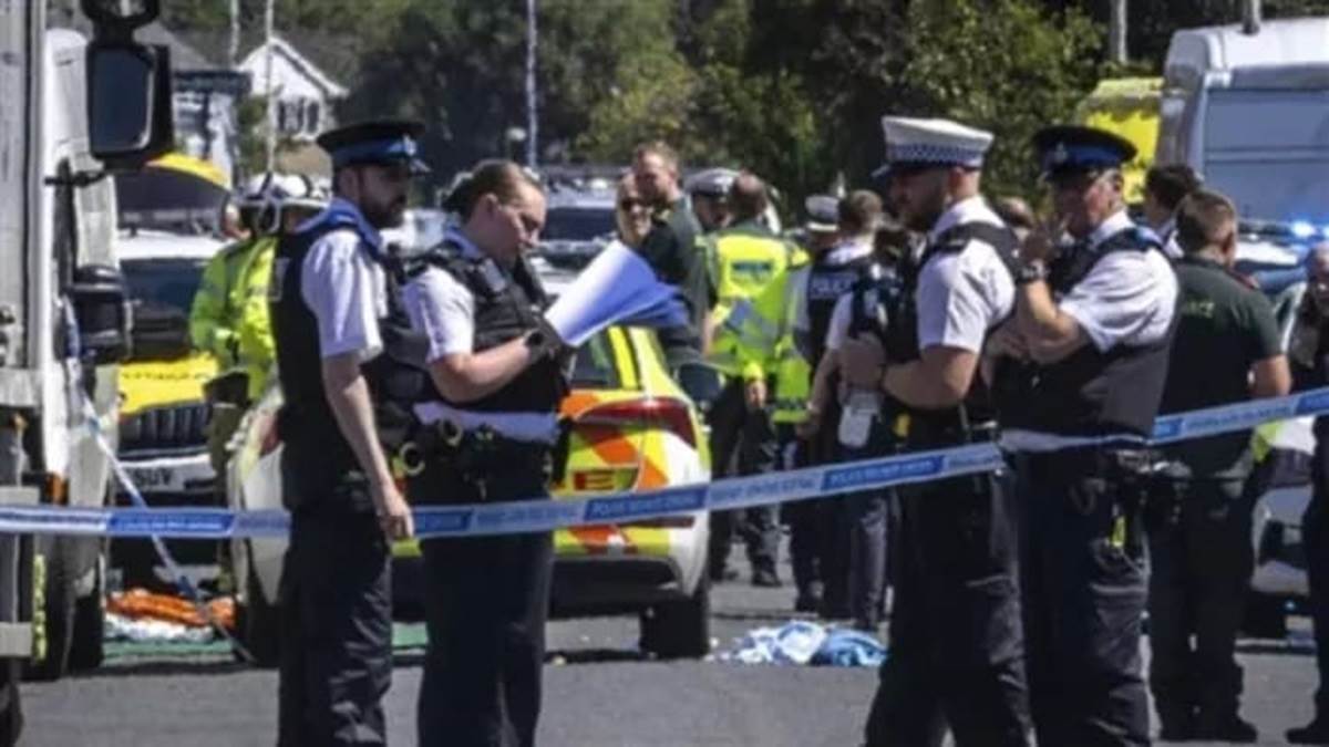 https://www.jagranimages.com/images/newimg/09082024/09_08_2024-britainriots_23775382.jpg