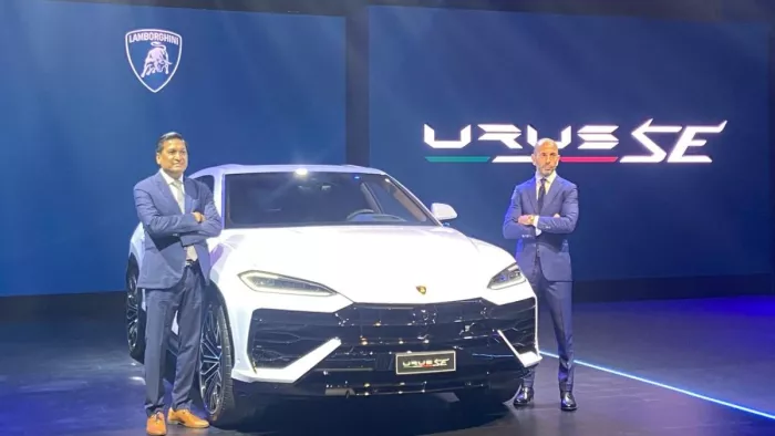 Lamborghini Urus SE को 4.57 करोड़ रुपये में लॉन्च किया गया है।