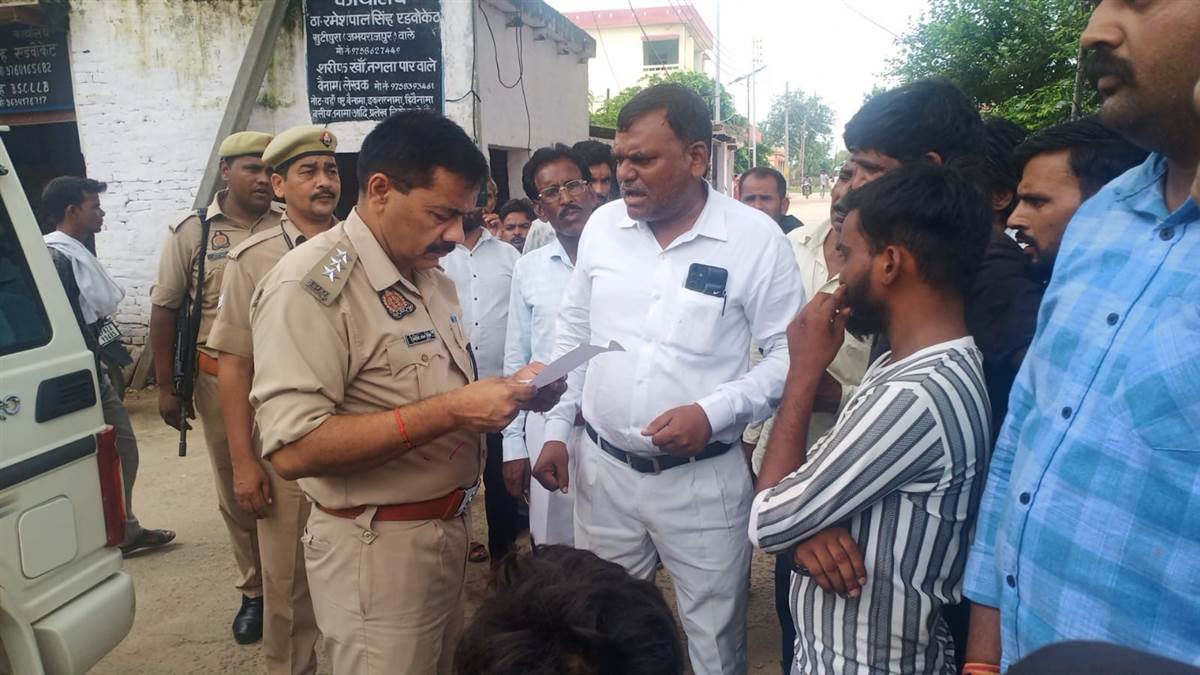 inspector accused of misbehaving with bjp leader demand for action