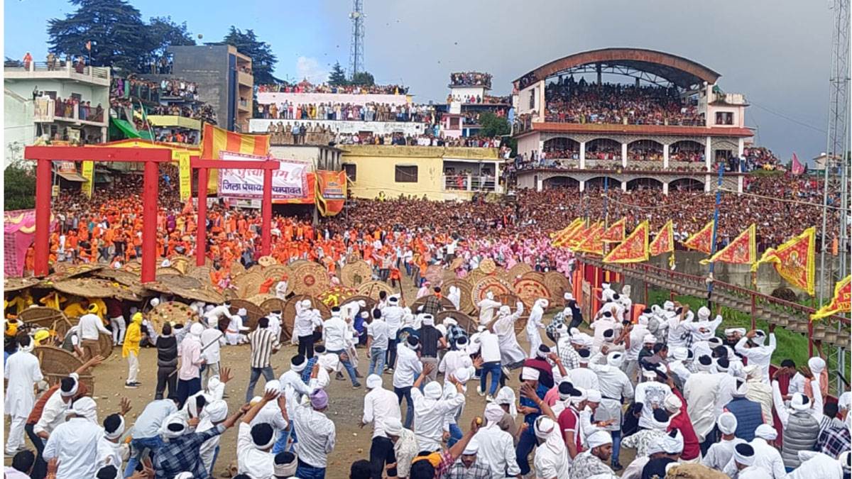 https://www.jagranimages.com/images/newimg/09082025/09_08_2025-bagwal_24008282.jpg