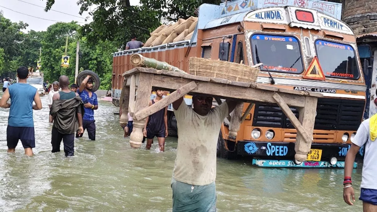 Bhagalpur News: नाथनगर में बाढ़ से 50 हजार से अधिक लोगों पर संकट, राहत पाने के लिए तरस रहे ग्रामीण