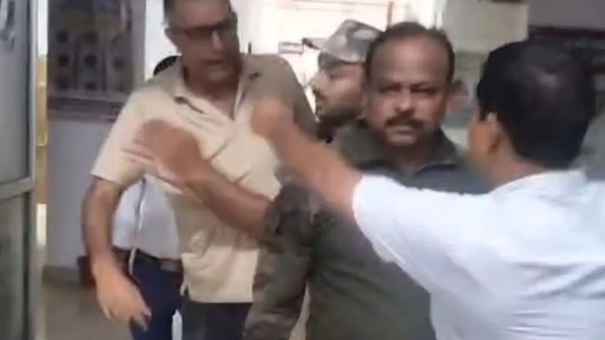 Jamui News: जमुई के चकाई रेफरल अस्पताल में मारपीट, प्रबंधक और कर्मी आपस में भिड़े