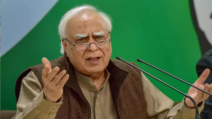 कपिल सिब्बल ने अमित शाह से पूछा सवाल। (फाइल फोटो)