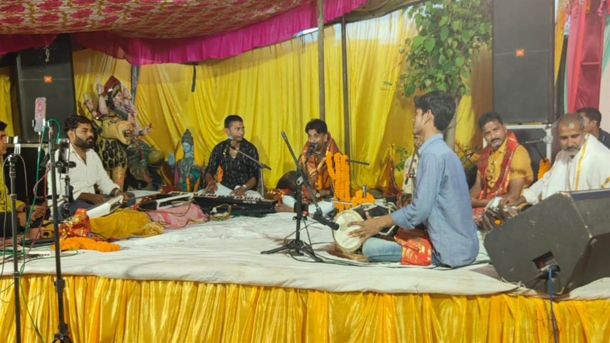 https://www.jagranimages.com/images/newimg/09082025/09_08_2025-kirtan_24008035.jpg