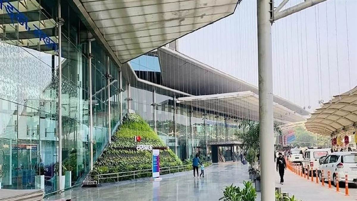 lucknow airport terminal 3 leak passengers face inconvenience