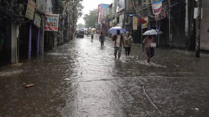 मध्यम वर्षा ने दिनभर भिगोया, अधिकतम तापमान 7.8 डिग्री गिरा।