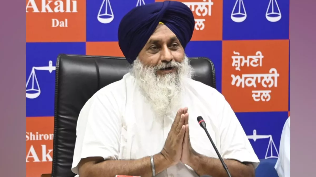 पंजाब में इस पूर्व मंत्री ने की घर वापसी, सुखबीर सिंह की मौजूदगी में फिर ज्वाइन की अकाली दल