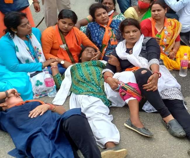 विधानसभा घेराव: लाठीचार्ज में घायल महावीर सिंह व आरती कुजूर गंभीर। जागरण