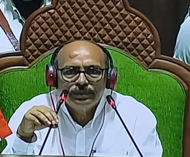 Jharkhand Assembly: गले में काला गमछा डाल बीजेपी विधायक कर रहे प्रदर्शन। जागरण