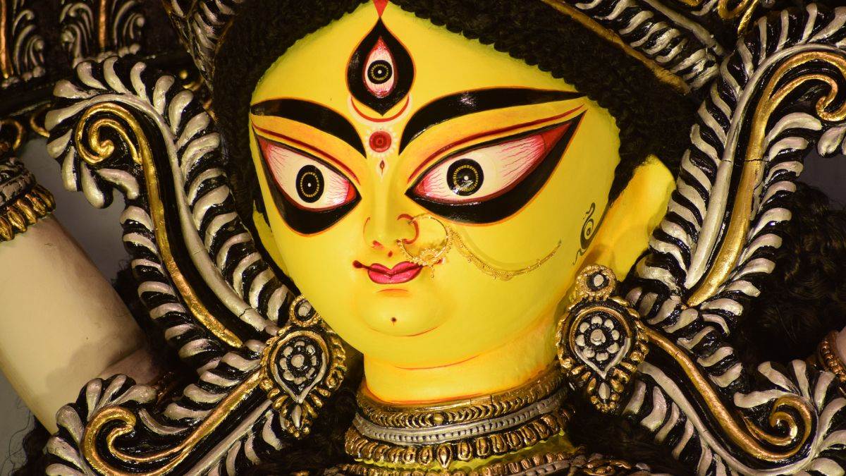 Durga Puja 2022 इस खास वाहन पर सवार होकर आएंगी मां दुर्गा, जाने क्या है इसका महत्व Durga Puja